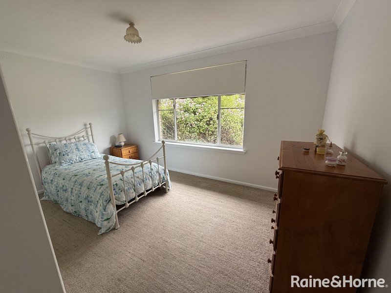 Photo - 12 Maxime Place, Orange NSW 2800 - Image 9