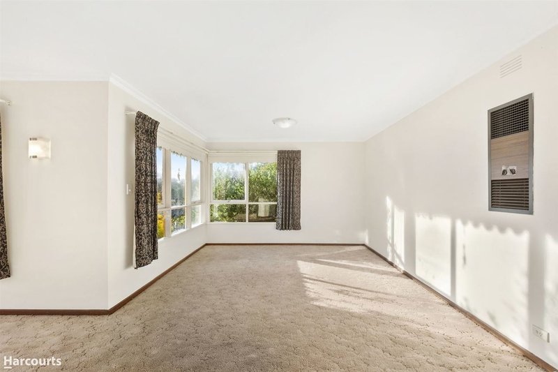 Photo - 12 Maxlyn Avenue, Ballarat East VIC 3350 - Image 5