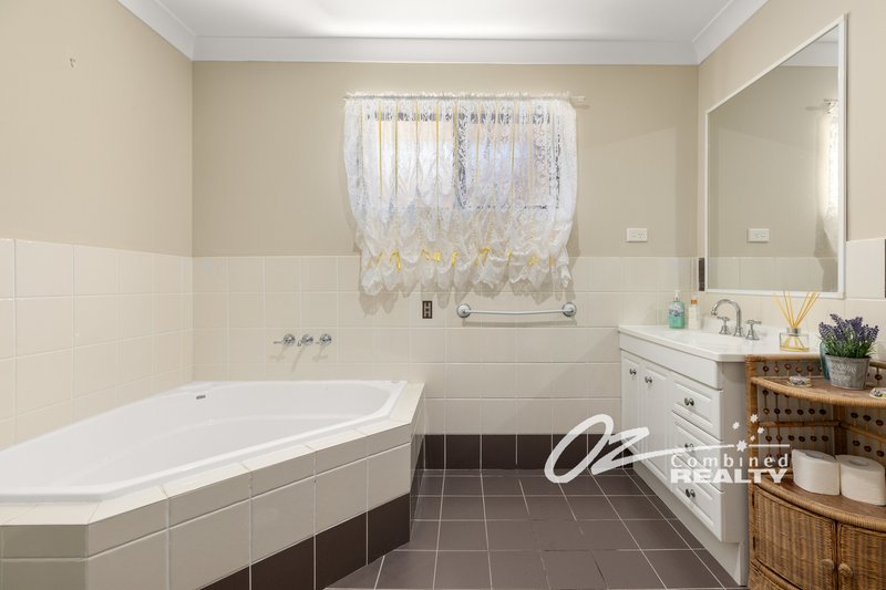 Photo - 12 Maxwell Crescent, Sanctuary Point NSW 2540 - Image 11