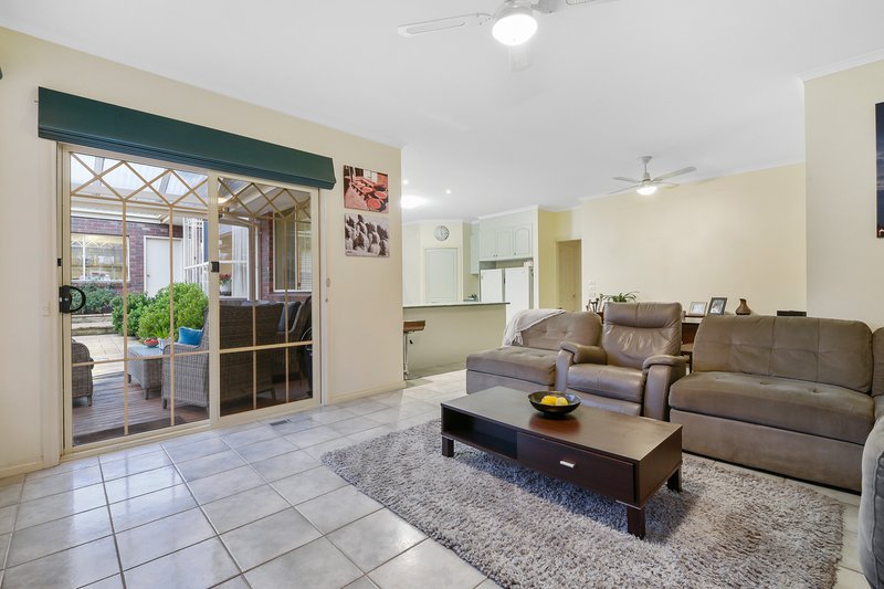 Photo - 12 Maybury Court, Berwick VIC 3806 - Image 12