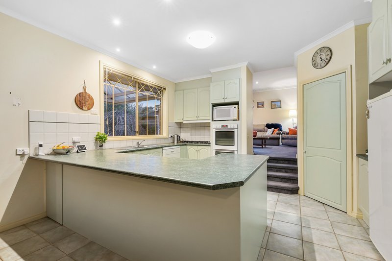 Photo - 12 Maybury Court, Berwick VIC 3806 - Image 13