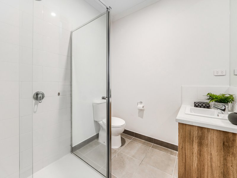 Photo - 12 Mccomb Lane, Cranbourne VIC 3977 - Image 12