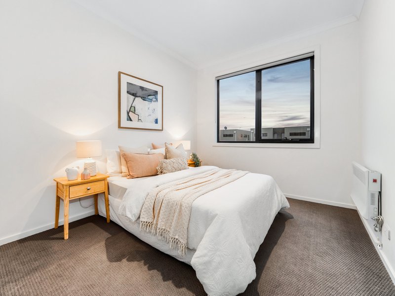 Photo - 12 Mccomb Lane, Cranbourne VIC 3977 - Image 13