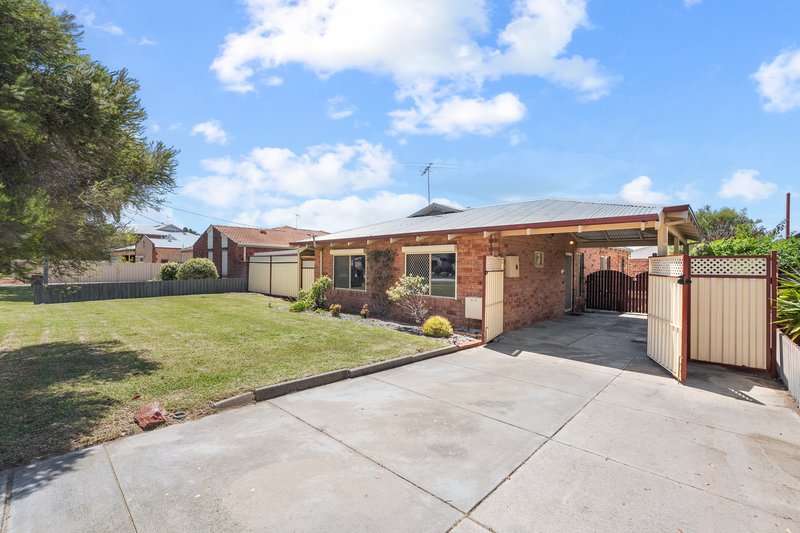 Photo - 12 Mccormick Street, Warnbro WA 6169 - Image 3