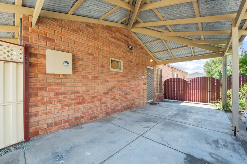 Photo - 12 Mccormick Street, Warnbro WA 6169 - Image 4