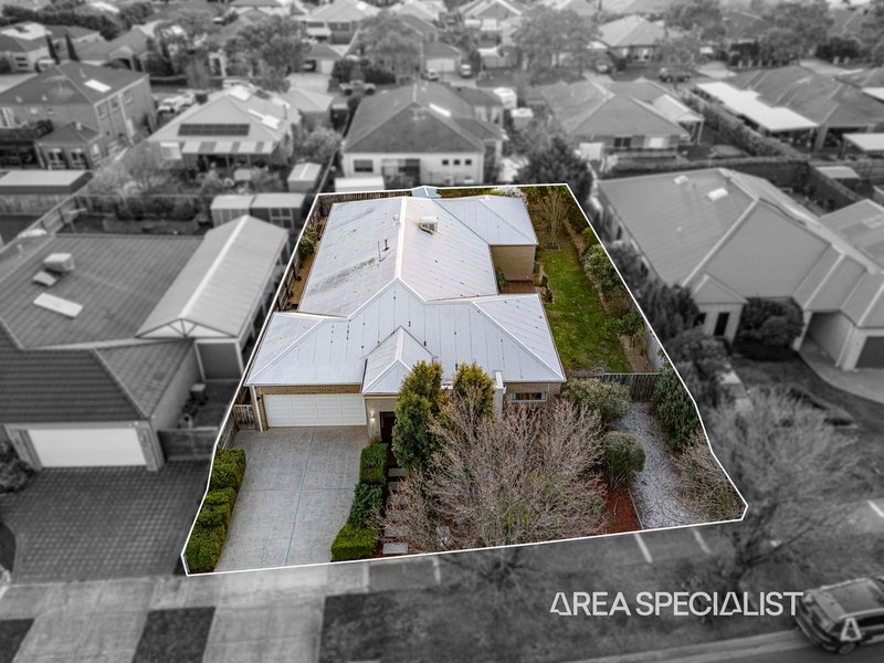 Photo - 12 Mccubbin Avenue, Pakenham VIC 3810 - Image 4