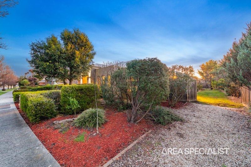 Photo - 12 Mccubbin Avenue, Pakenham VIC 3810 - Image 8