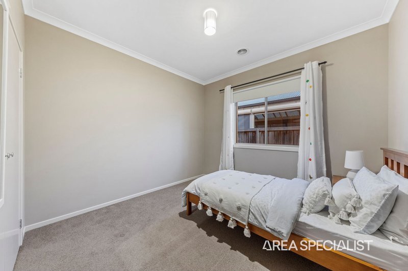 Photo - 12 Mccubbin Avenue, Pakenham VIC 3810 - Image 18