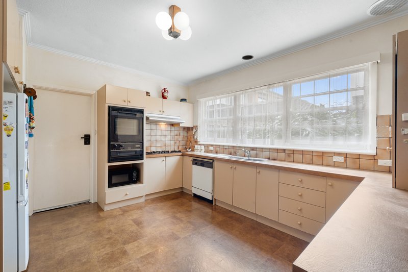 Photo - 12 Mccubbin Street, Burwood VIC 3125 - Image 7