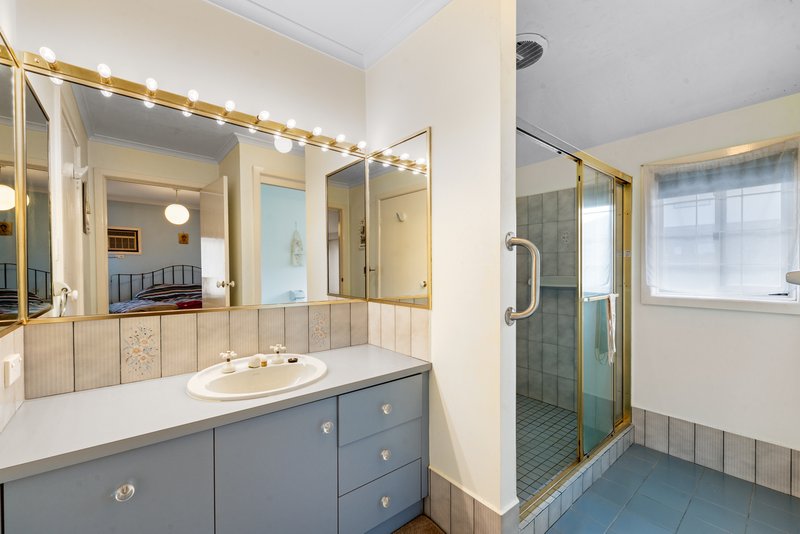 Photo - 12 Mccubbin Street, Burwood VIC 3125 - Image 13