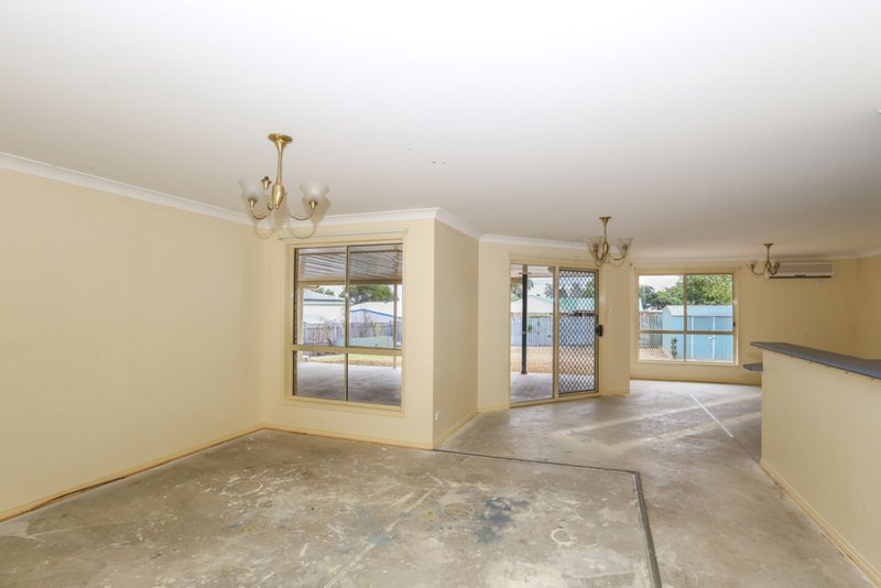 Photo - 12 Mcdonald Court, Wyreema QLD 4352 - Image 2