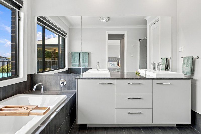 Photo - 12 Mcfadzen Place, Bungendore NSW 2621 - Image 12