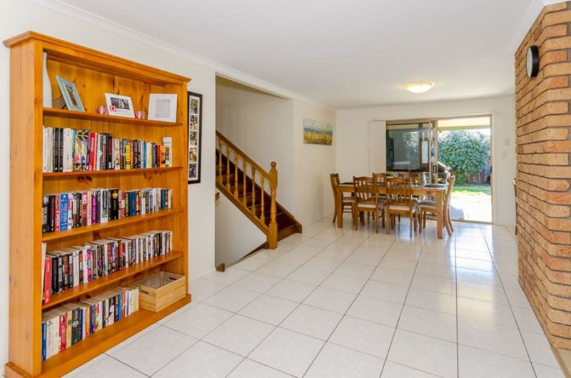 Photo - 12 Mciver Road, Clinton QLD 4680 - Image 15