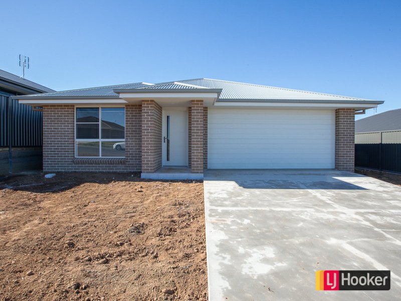 12 Mckay Place, North Tamworth NSW 2340