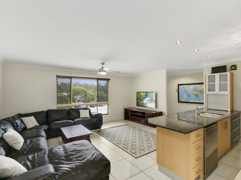 Photo - 12 Meadowland Court, Worongary QLD 4213 - Image 3