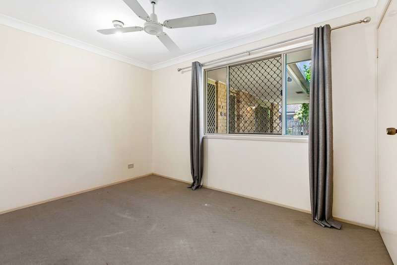 Photo - 12 Meledie Avenue, Kawungan QLD 4655 - Image 13