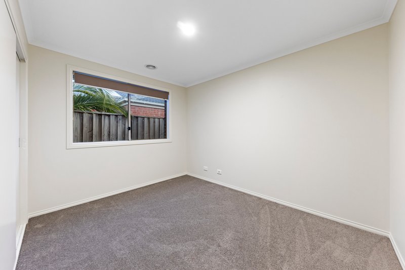 Photo - 12 Melrose Street, Pakenham VIC 3810 - Image 8