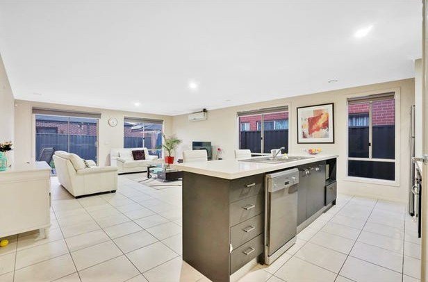 Photo - 12 Melville Street, Tarneit VIC 3029 - Image 4