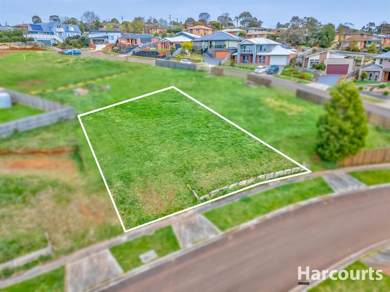 Photo - 12 Melzak Way, Warragul VIC 3820 - Image 1