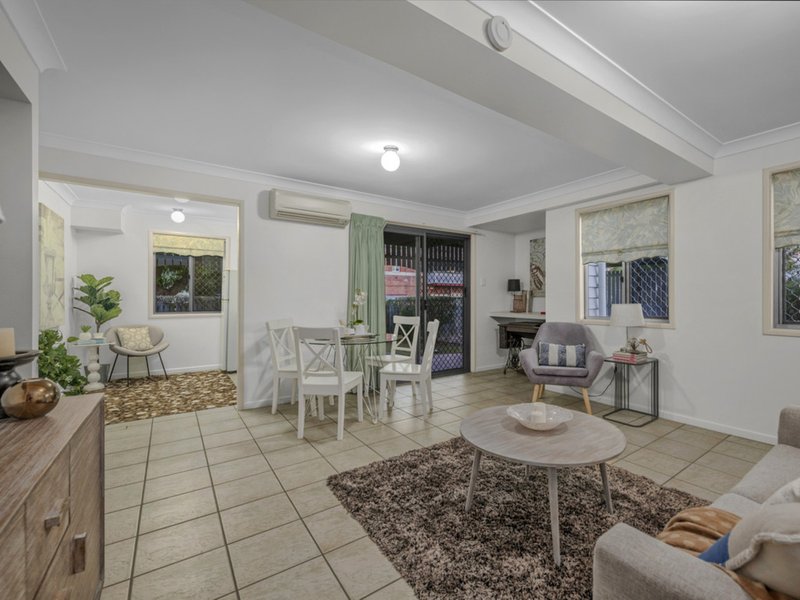 Photo - 12 Merehaye Street, Wooloowin QLD 4030 - Image 11