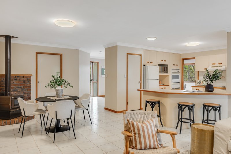 Photo - 12 Merlin Court, Preston QLD 4352 - Image 9