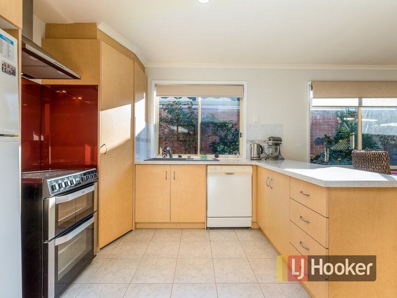 Photo - 12 Merrijig Avenue, Cranbourne VIC 3977 - Image 4