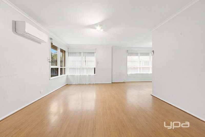 Photo - 12 Michael Avenue, St Albans VIC 3021 - Image 3