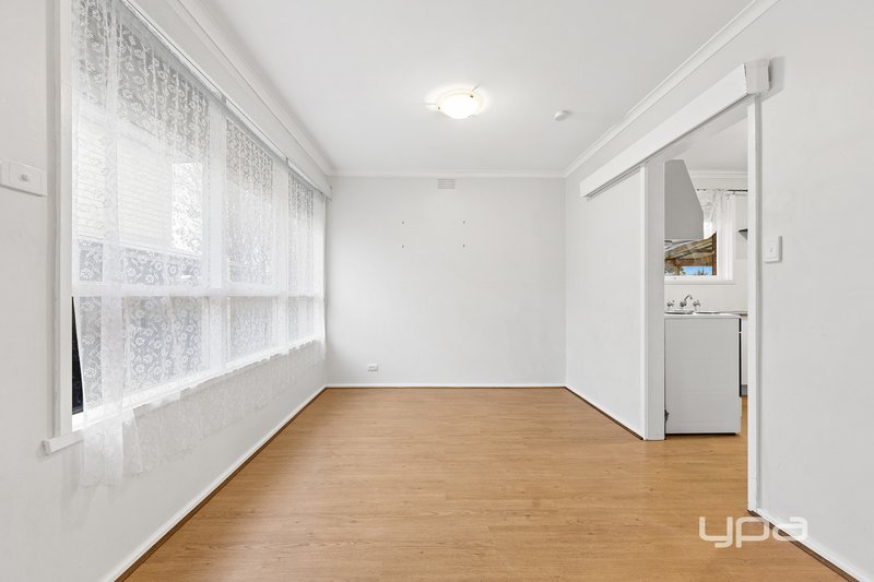 Photo - 12 Michael Avenue, St Albans VIC 3021 - Image 4