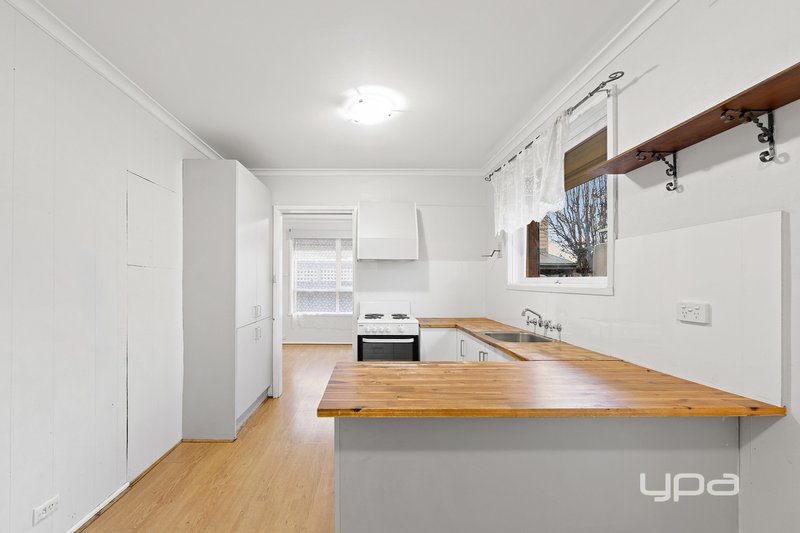 Photo - 12 Michael Avenue, St Albans VIC 3021 - Image 6