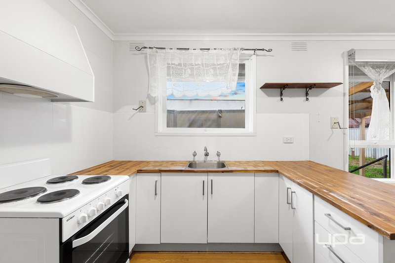 Photo - 12 Michael Avenue, St Albans VIC 3021 - Image 7