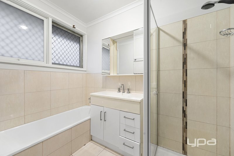 Photo - 12 Michael Avenue, St Albans VIC 3021 - Image 8