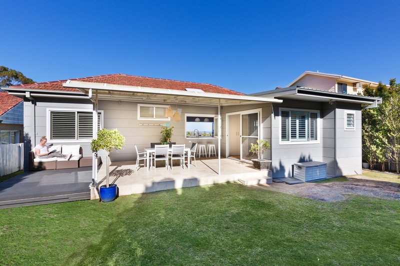 Photo - 12 Monserra Road, Allambie Heights NSW 2100 - Image 5