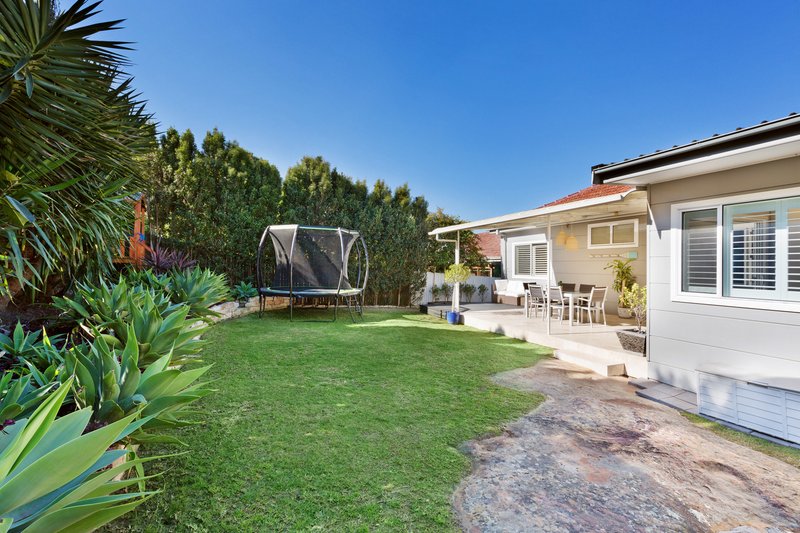 Photo - 12 Monserra Road, Allambie Heights NSW 2100 - Image 6