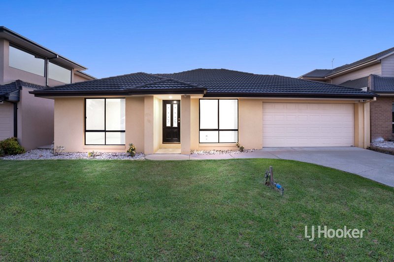 12 Monterey Bay Drive, Sanctuary Lakes VIC 3030