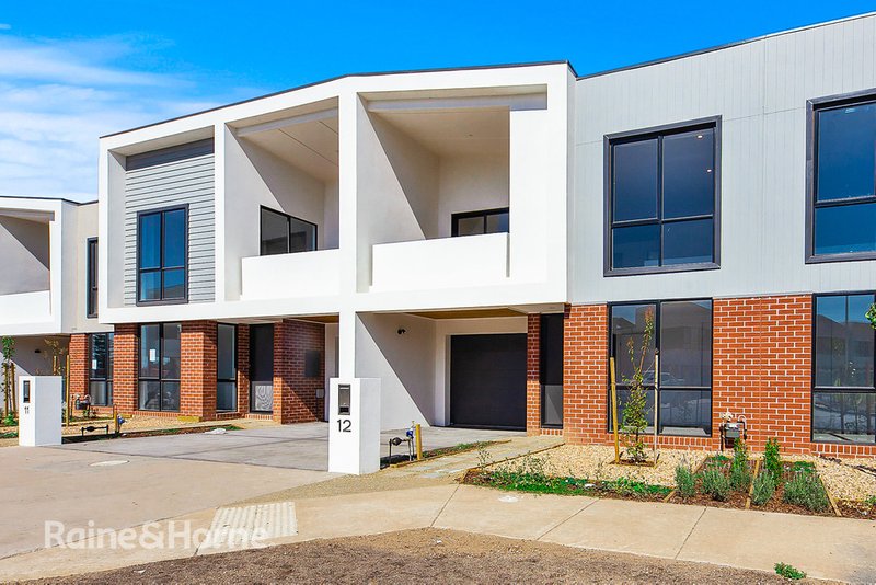 Photo - 12 Montgomery Court, St Albans VIC 3021 - Image 2