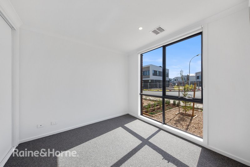 Photo - 12 Montgomery Court, St Albans VIC 3021 - Image 11