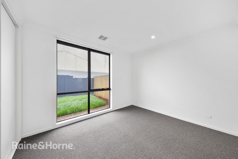 Photo - 12 Montgomery Court, St Albans VIC 3021 - Image 12