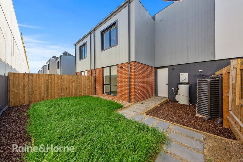 Photo - 12 Montgomery Court, St Albans VIC 3021 - Image 16