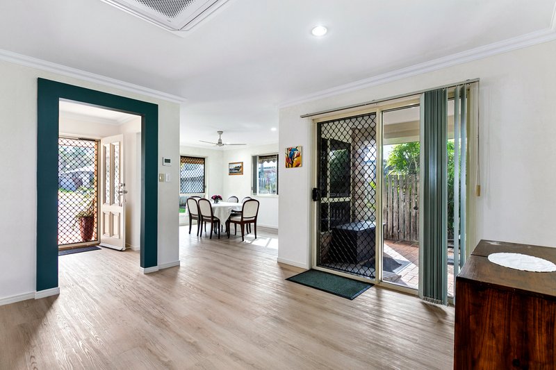Photo - 12 Montrose Close, Point Vernon QLD 4655 - Image 8