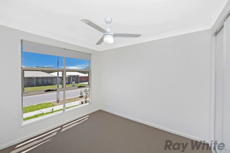 Photo - 12 Mornington Circuit, Gwandalan NSW 2259 - Image 4