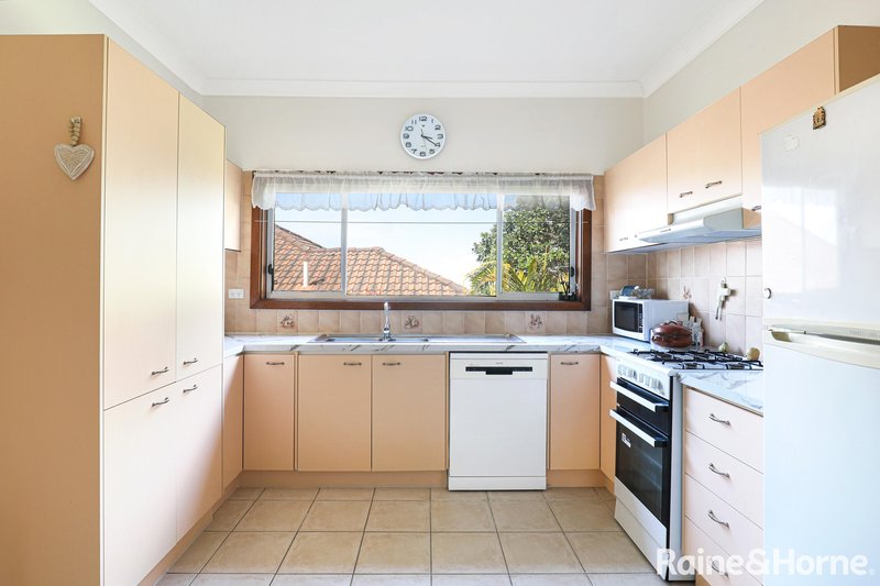 Photo - 12 Mount Street, Mount Saint Thomas NSW 2500 - Image 5