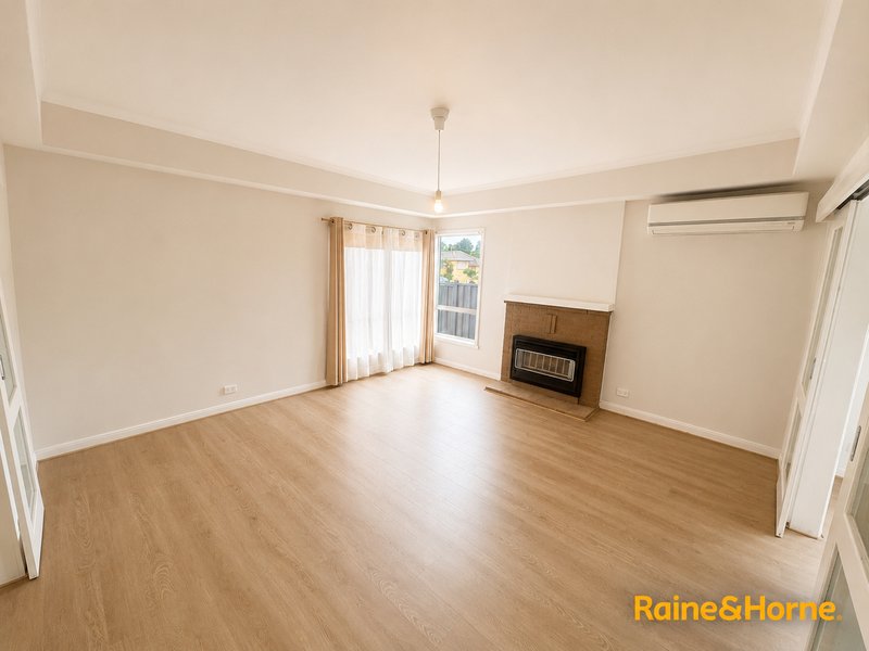 Photo - 12 Mount View Road, Thomastown VIC 3074 - Image 3