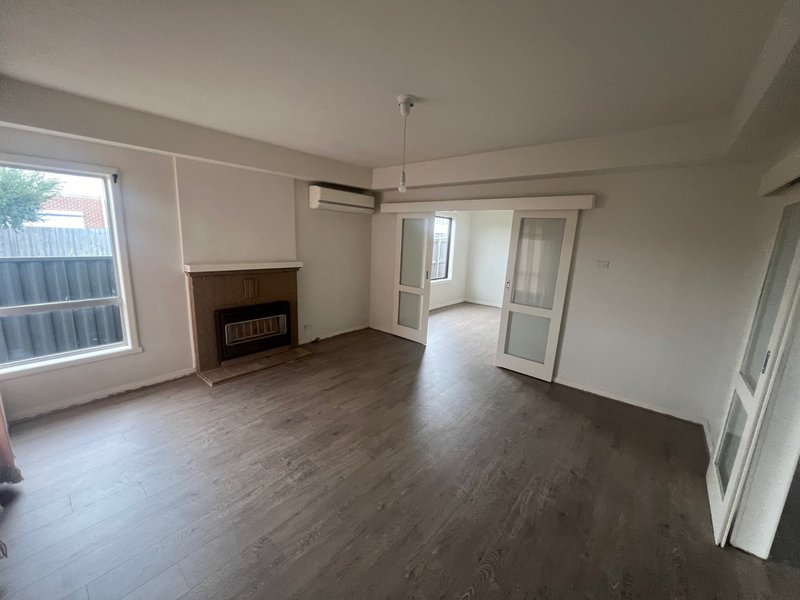 Photo - 12 Mount View Road, Thomastown VIC 3074 - Image 11