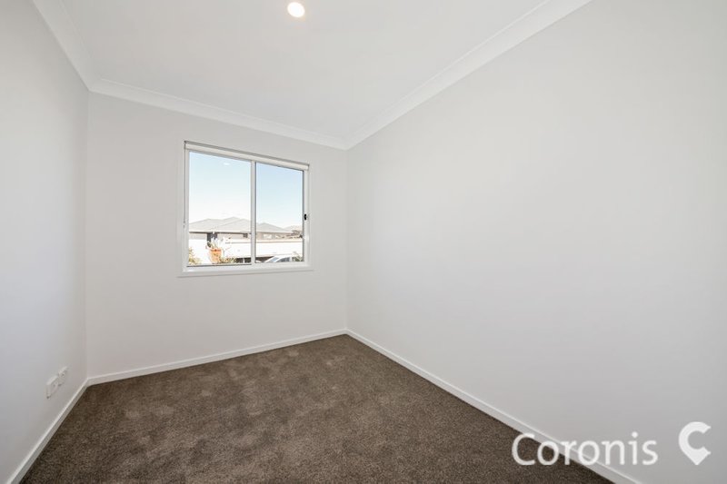 Photo - 12 Mount Wheeler Street, Park Ridge QLD 4125 - Image 3