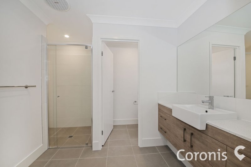 Photo - 12 Mount Wheeler Street, Park Ridge QLD 4125 - Image 10