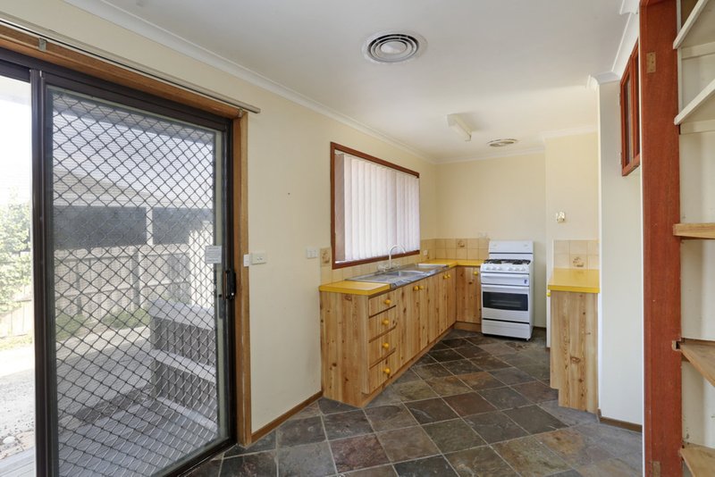 Photo - 12 Moyston Grove, Corio VIC 3214 - Image 4