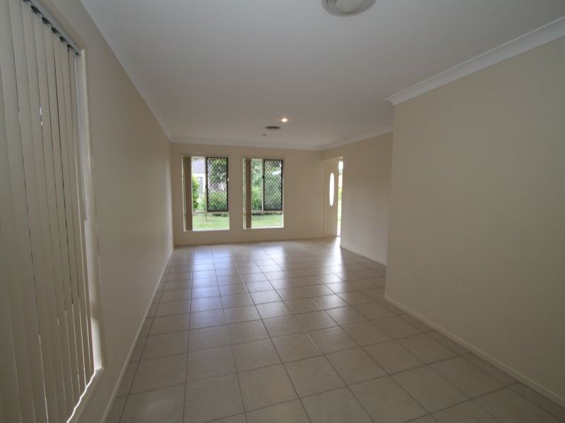 Photo - 12 Mt Flinders Place, Algester QLD 4115 - Image 11