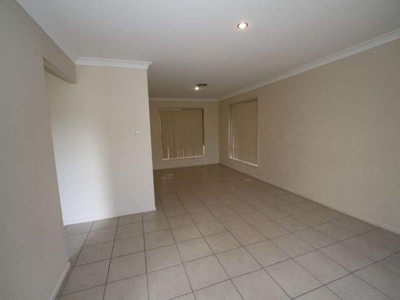 Photo - 12 Mt Flinders Place, Algester QLD 4115 - Image 12
