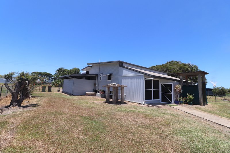 Photo - 12 Mudies Road, Victoria Plantation QLD 4850 - Image 18