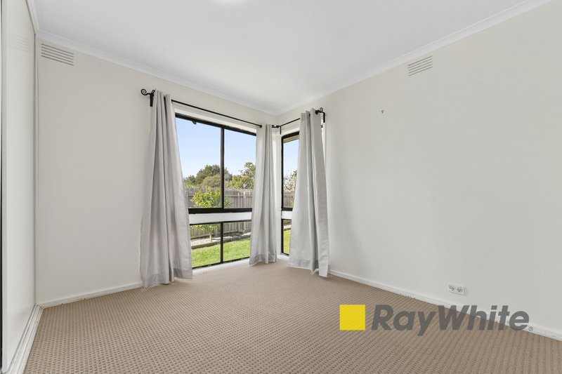 Photo - 12 Muirkirk Close, Endeavour Hills VIC 3802 - Image 5